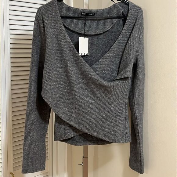 Zara Tops - Zara cross over top